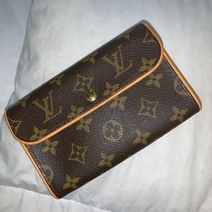 LOUIS VUITTON Florentine Pochette Pouch Belt Fanny Waist Bag Crossbody Size M